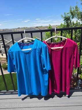 Two Lands' End Activewear T-Shirts Size Large
